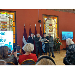 Posteņos. Barikādes atceras žurnālisti